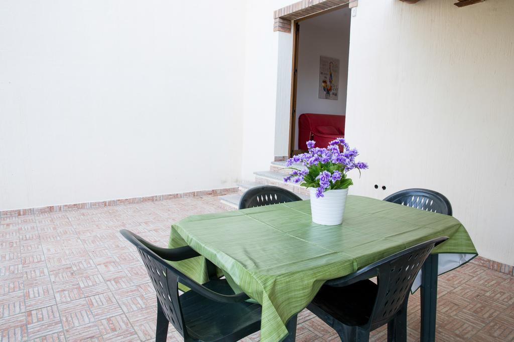 Appartamenti Torre Di Bari Bari Sardo Exterior photo